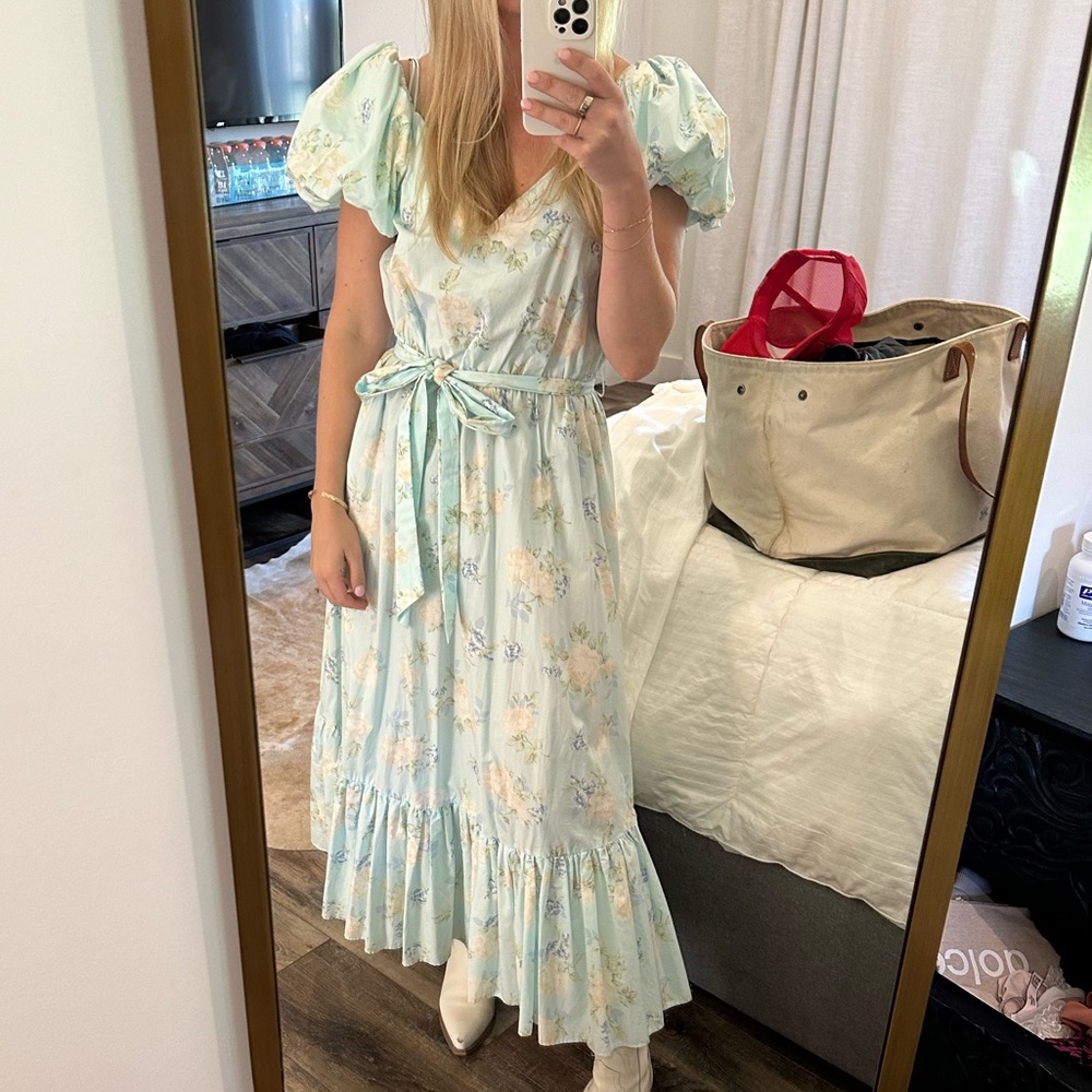 Love Shack Fancy - Target line. Size 4 - Picture 1 of 2